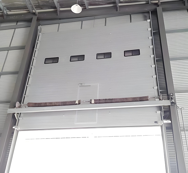 礼泉工业滑升门