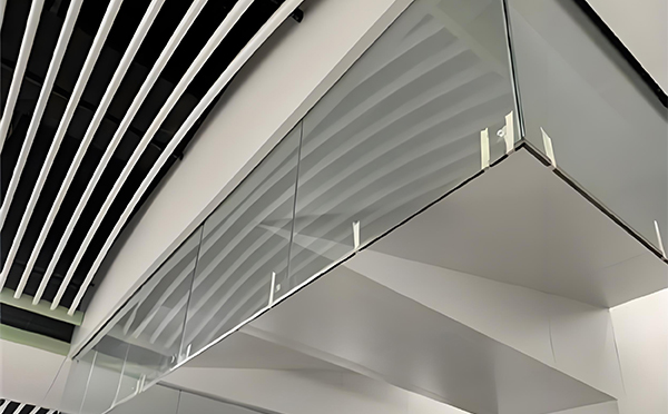 礼泉玻璃挡烟垂壁