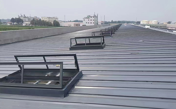 某中学室内体育馆礼泉排烟窗改造项目