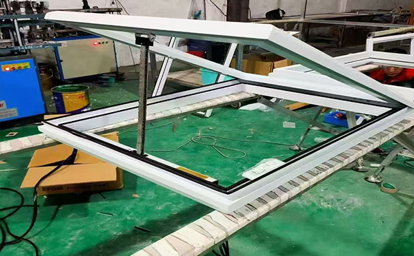 某地下车库出入口礼泉排烟窗配置工程