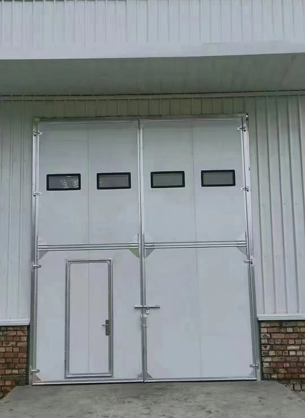 礼泉工业门在设备装配车间出入口的实施记录